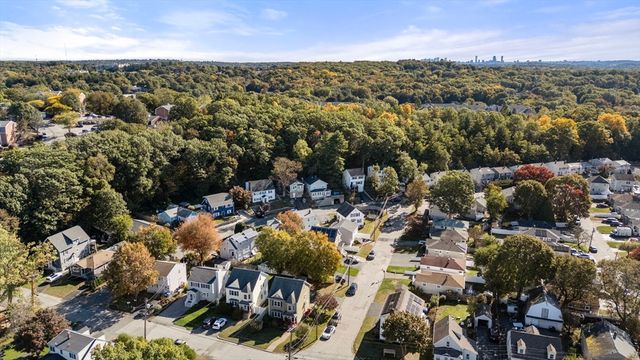 53 Hiawatha Ave, Waltham, MA 02451