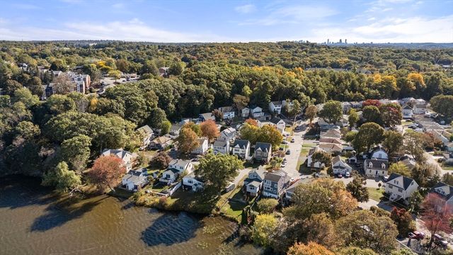 53 Hiawatha Ave, Waltham, MA 02451