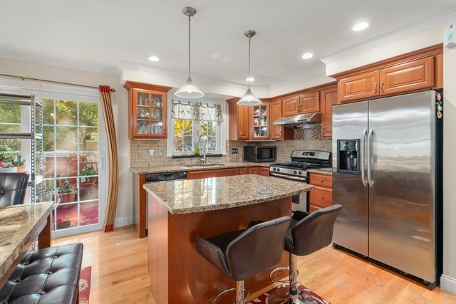 53 Hiawatha Ave, Waltham, MA 02451
