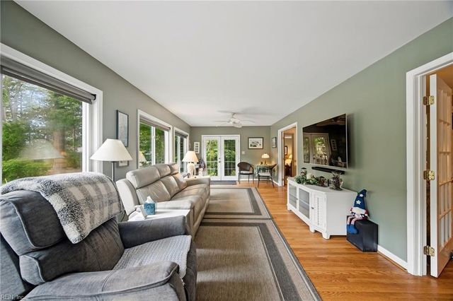 423 Weston RD, Yorktown, VA 23692