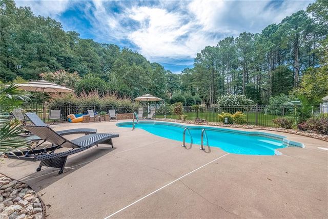 423 Weston RD, Yorktown, VA 23692