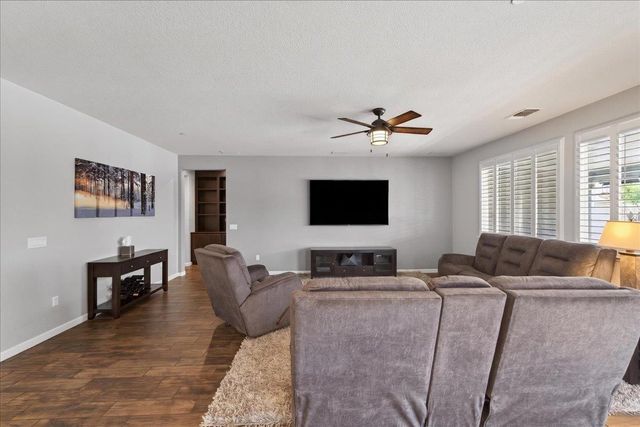 1710 Adeline Ct, Hughson, CA 95326