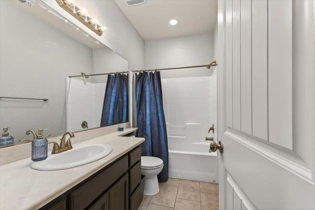 1710 Adeline Ct, Hughson, CA 95326