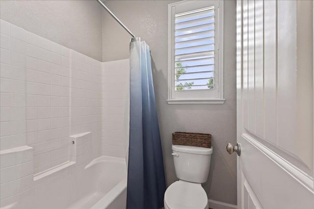 1710 Adeline Ct, Hughson, CA 95326