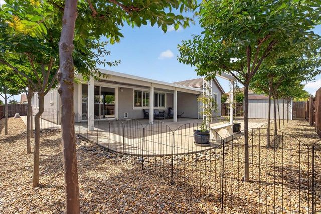 1710 Adeline Ct, Hughson, CA 95326