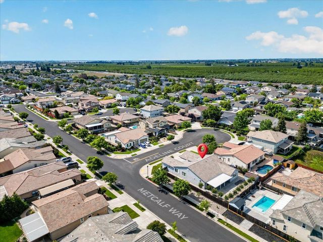 1710 Adeline Ct, Hughson, CA 95326