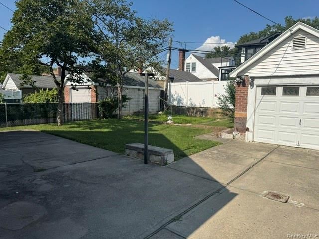 83-19 255th Street, Floral Park, NY 11004