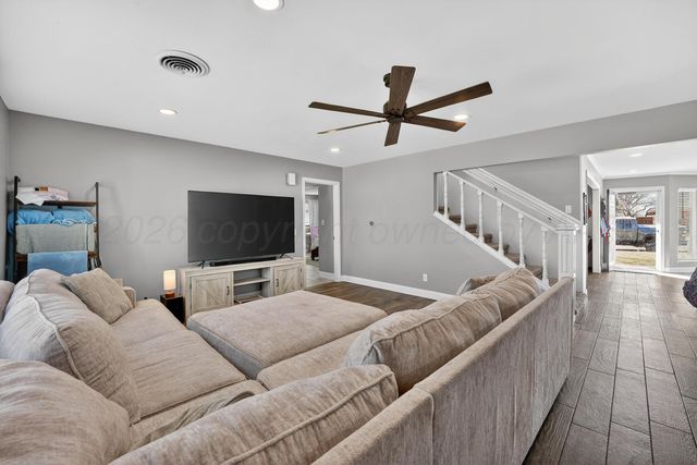 1009 Cherry Avenue, Dalhart, TX 79022