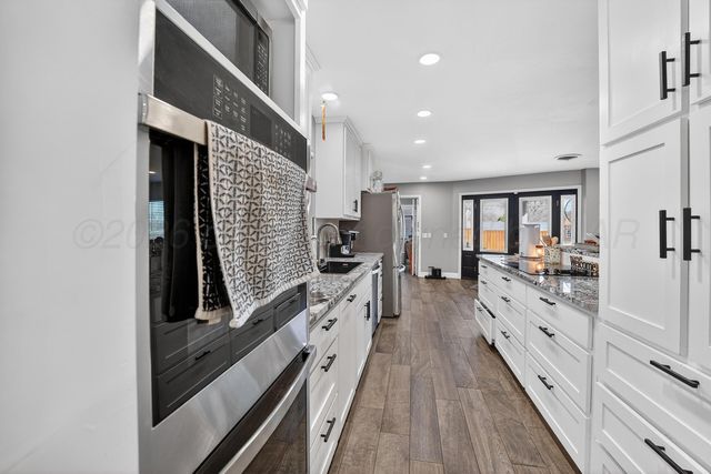 1009 Cherry Avenue, Dalhart, TX 79022