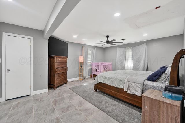 1009 Cherry Avenue, Dalhart, TX 79022