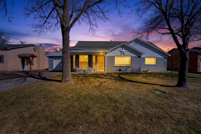 1009 Cherry Avenue, Dalhart, TX 79022