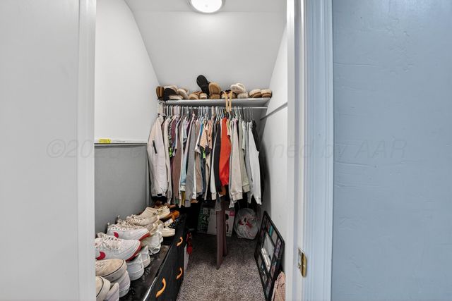 1009 Cherry Avenue, Dalhart, TX 79022