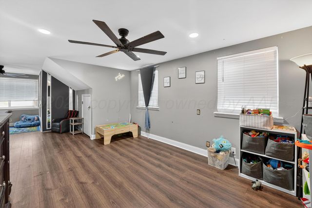 1009 Cherry Avenue, Dalhart, TX 79022