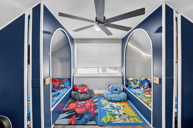 1009 Cherry Avenue, Dalhart, TX 79022