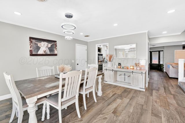 1009 Cherry Avenue, Dalhart, TX 79022