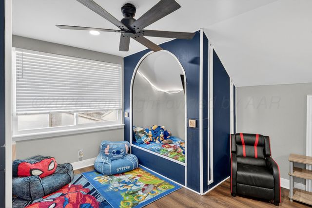 1009 Cherry Avenue, Dalhart, TX 79022