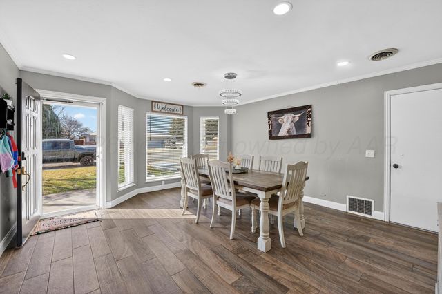 1009 Cherry Avenue, Dalhart, TX 79022