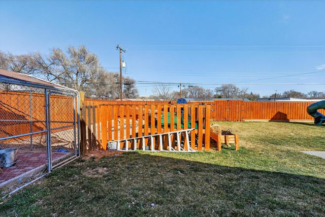 1009 Cherry Avenue, Dalhart, TX 79022
