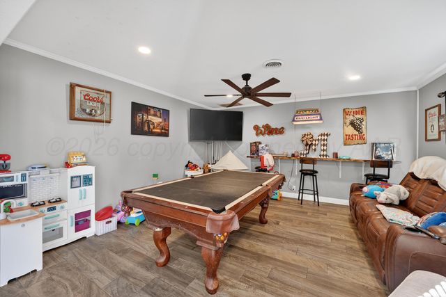 1009 Cherry Avenue, Dalhart, TX 79022