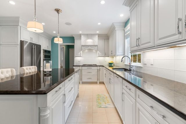 21 Partridge Lane, Wakefield, MA 01880