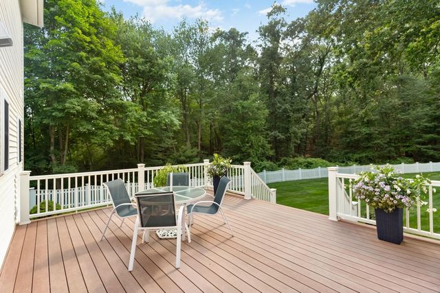 21 Partridge Lane, Wakefield, MA 01880
