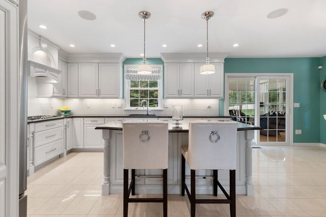 21 Partridge Lane, Wakefield, MA 01880