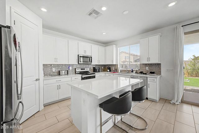 1996 E LARIAT Avenue, San Tan Valley, AZ 85140