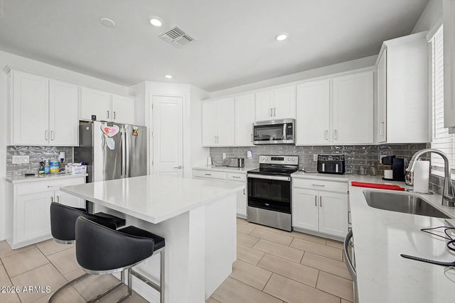 1996 E LARIAT Avenue, San Tan Valley, AZ 85140