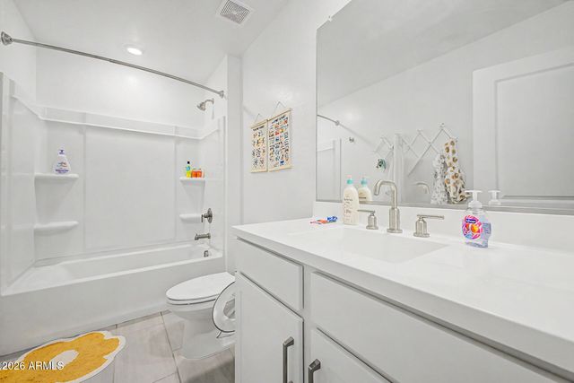 1996 E LARIAT Avenue, San Tan Valley, AZ 85140