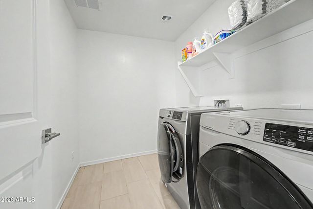 1996 E LARIAT Avenue, San Tan Valley, AZ 85140