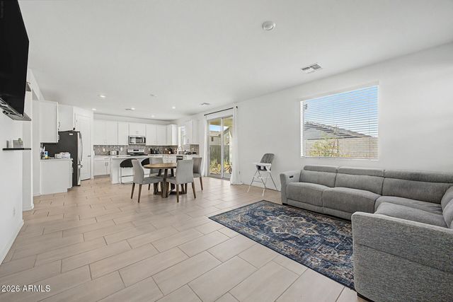 1996 E LARIAT Avenue, San Tan Valley, AZ 85140