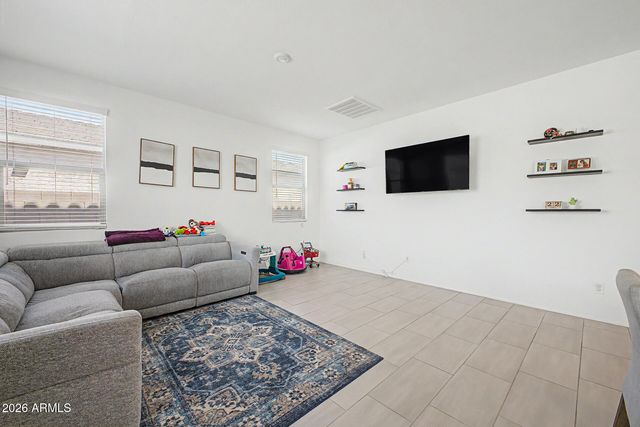 1996 E LARIAT Avenue, San Tan Valley, AZ 85140