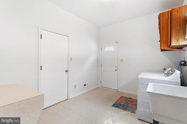 10 CRISFIELD RD, Sicklerville, NJ 08081