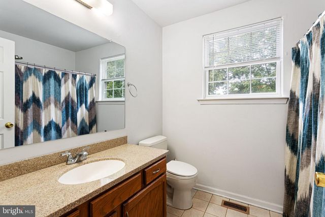 10 CRISFIELD RD, Sicklerville, NJ 08081