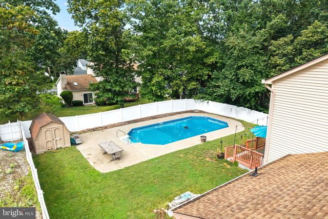 10 CRISFIELD RD, Sicklerville, NJ 08081