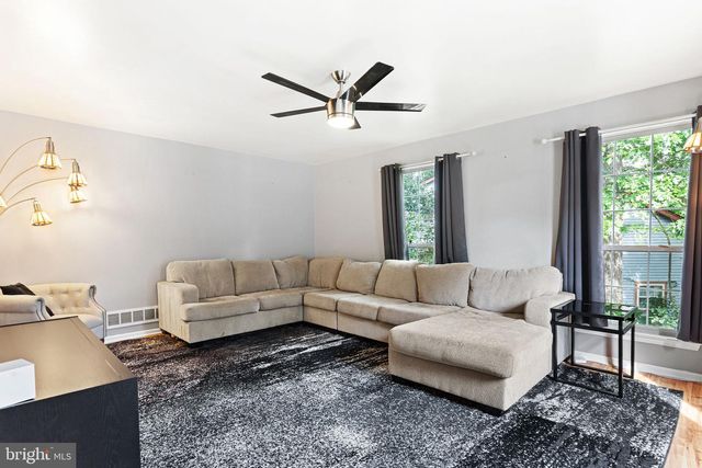 10 CRISFIELD RD, Sicklerville, NJ 08081