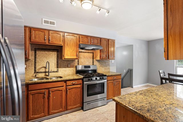 10 CRISFIELD RD, Sicklerville, NJ 08081