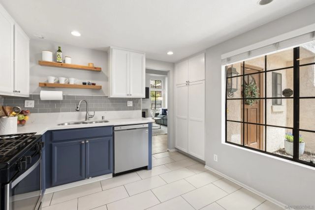 12305 Caminito Mira Del Mar, San Diego, CA 92130