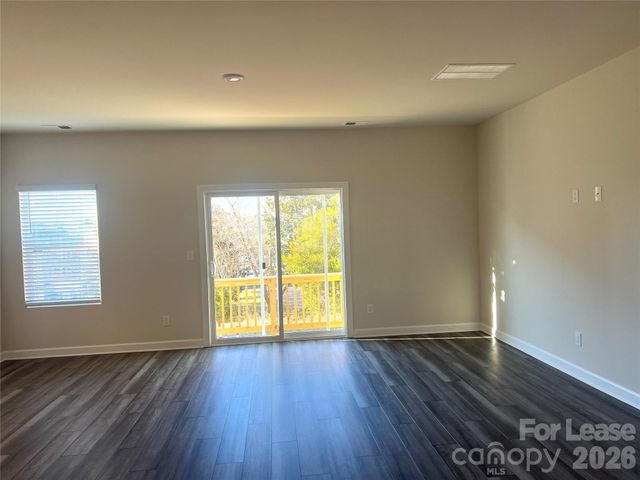 3718 Memorial Parkway, Charlotte, NC 28217