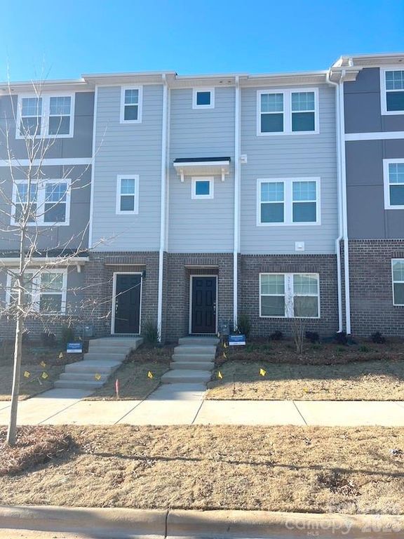 3718 Memorial Parkway, Charlotte, NC 28217