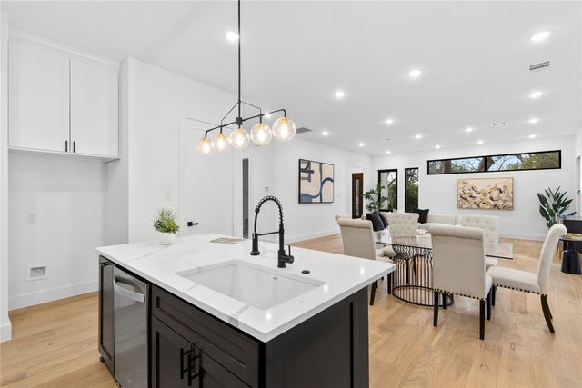 10434 Vinemont Street, Dallas, TX 75218