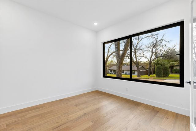 10434 Vinemont Street, Dallas, TX 75218