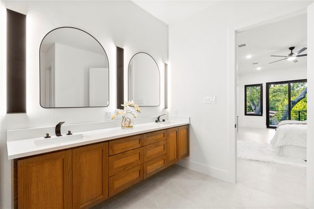 10434 Vinemont Street, Dallas, TX 75218