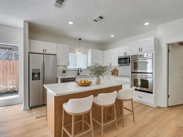 26 Cherry Hill Drive, Conroe, TX 77304
