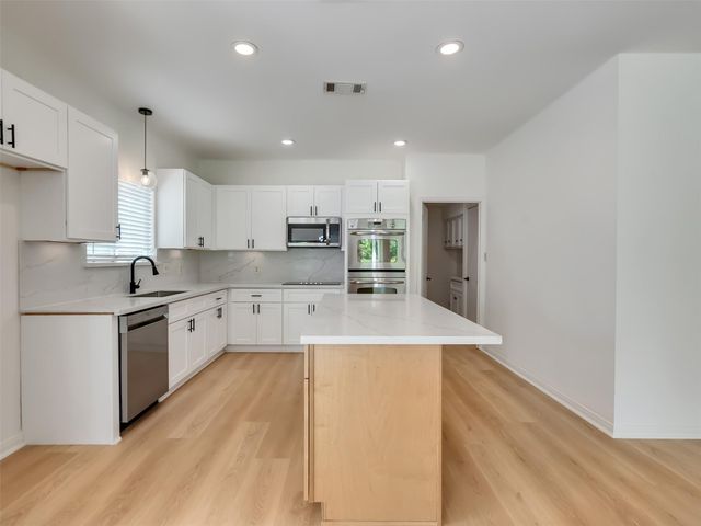 26 Cherry Hill Drive, Conroe, TX 77304