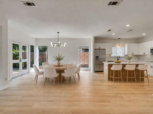 26 Cherry Hill Drive, Conroe, TX 77304