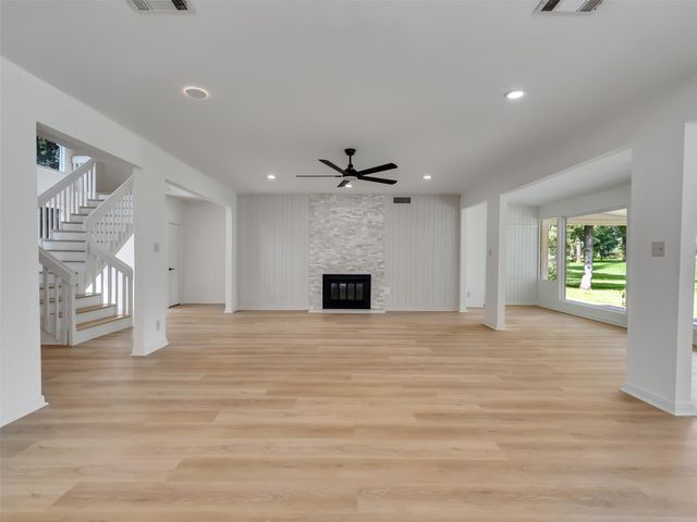 26 Cherry Hill Drive, Conroe, TX 77304