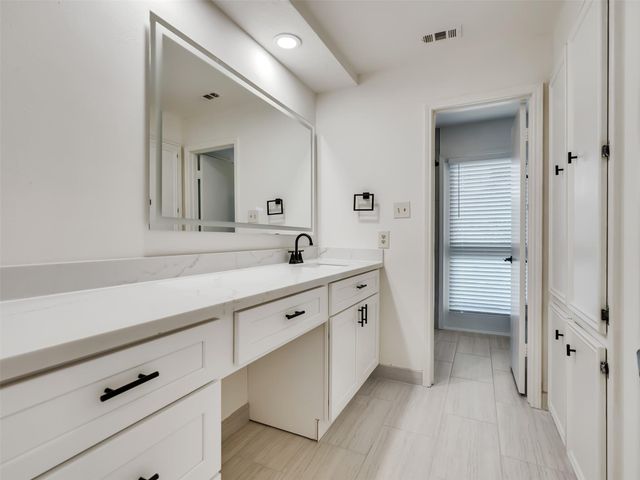 26 Cherry Hill Drive, Conroe, TX 77304