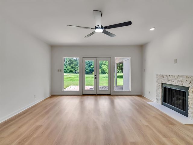 26 Cherry Hill Drive, Conroe, TX 77304