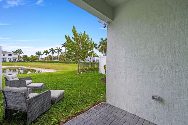 4370 Pond Lily Lane, Lake Worth, FL 33467